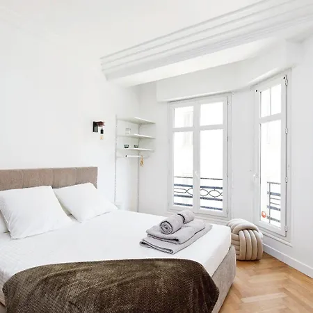 Luxury View On Arc Of Triumph Párizs