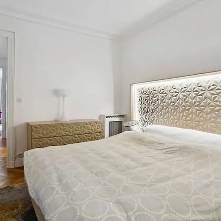 Luxury - Arc De Triomphe 1 *